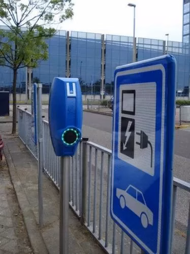 Panneau de signalisation de voiture électrique – Image 2